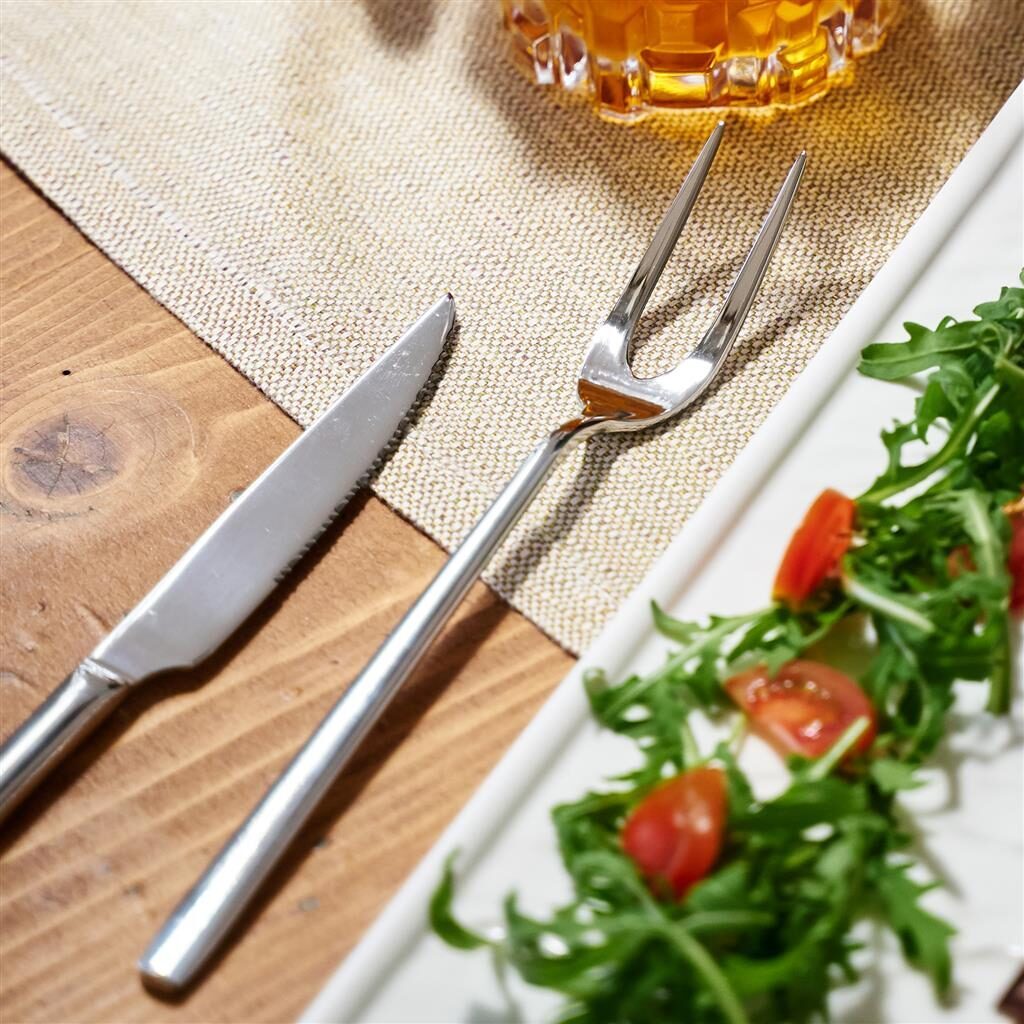 Profesionální příbory Abert Ergo při stolování v restauraci