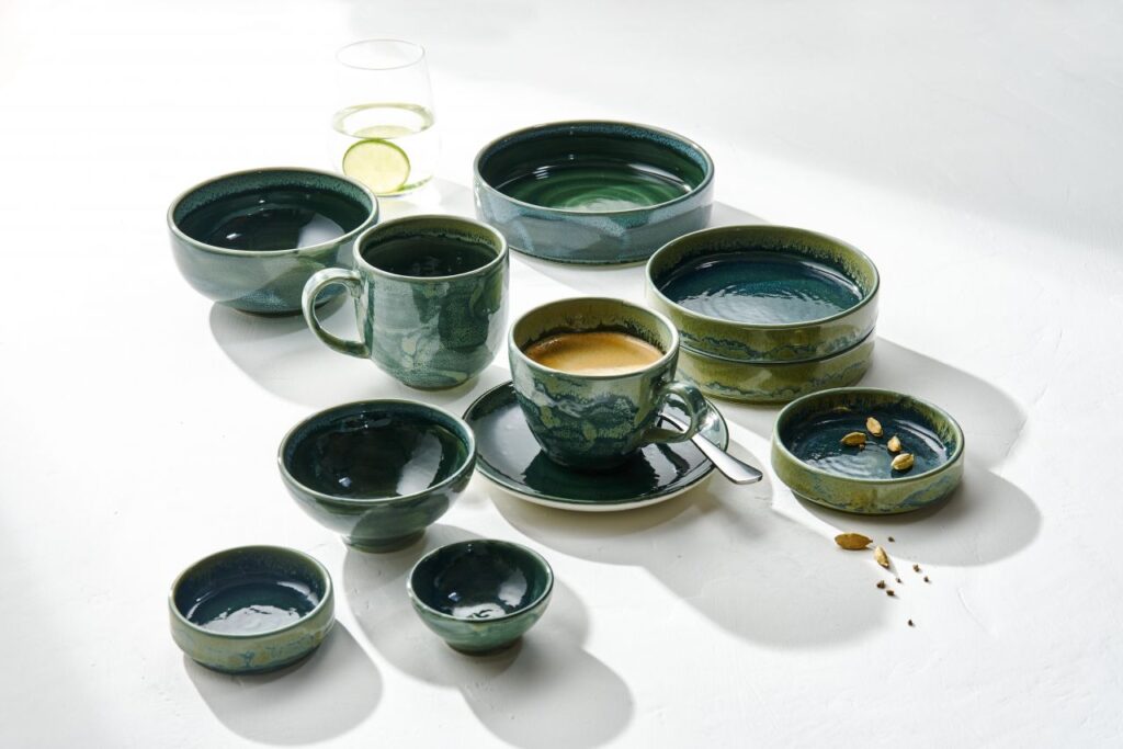 Kolekce Steelite Aurora s reaktivní zelenou a modrou glazurou